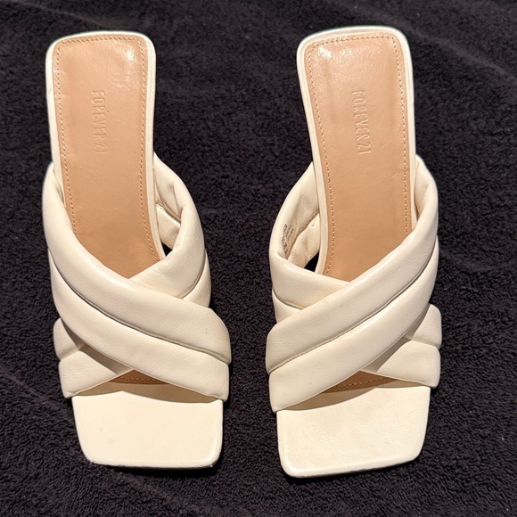 Forever 21 White Mule Sandals Sz.7 NWOT - Picture 2 of 10